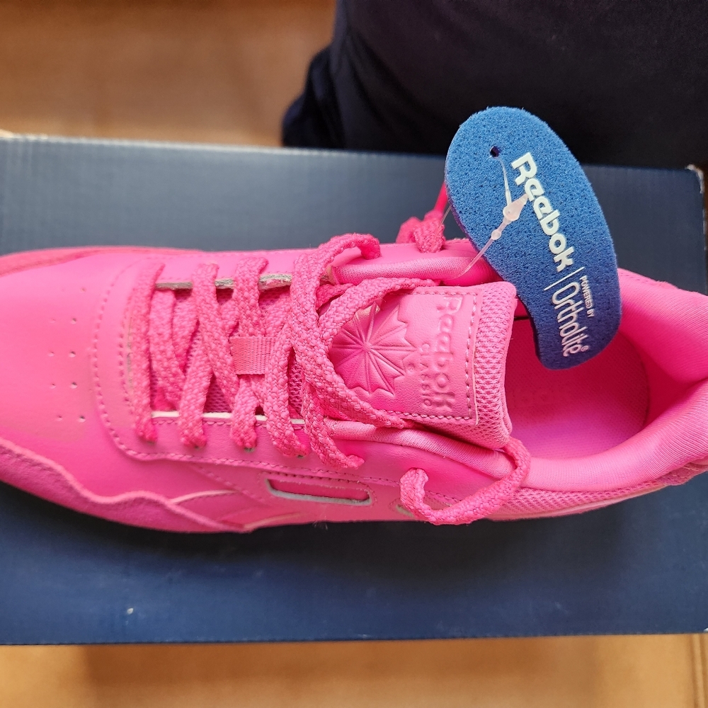 Reebok - Picture 2 of 8
